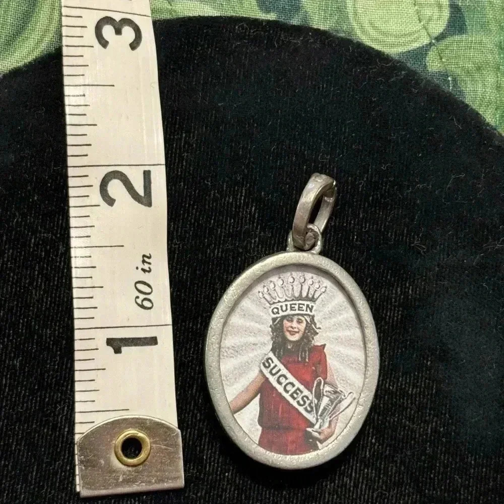 Pick up Sticks Jewelry Success Queen Charm.  Retired design. - Picture 3 of 3